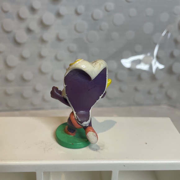 5 for $10 - Vintage Tiny Toons Fifi La Fume figure - Picture 2 of 3